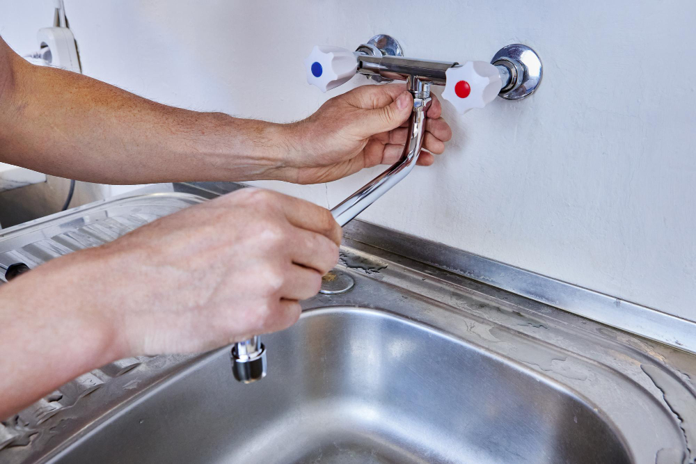 changer un robinet de cuisine en toute sécurité